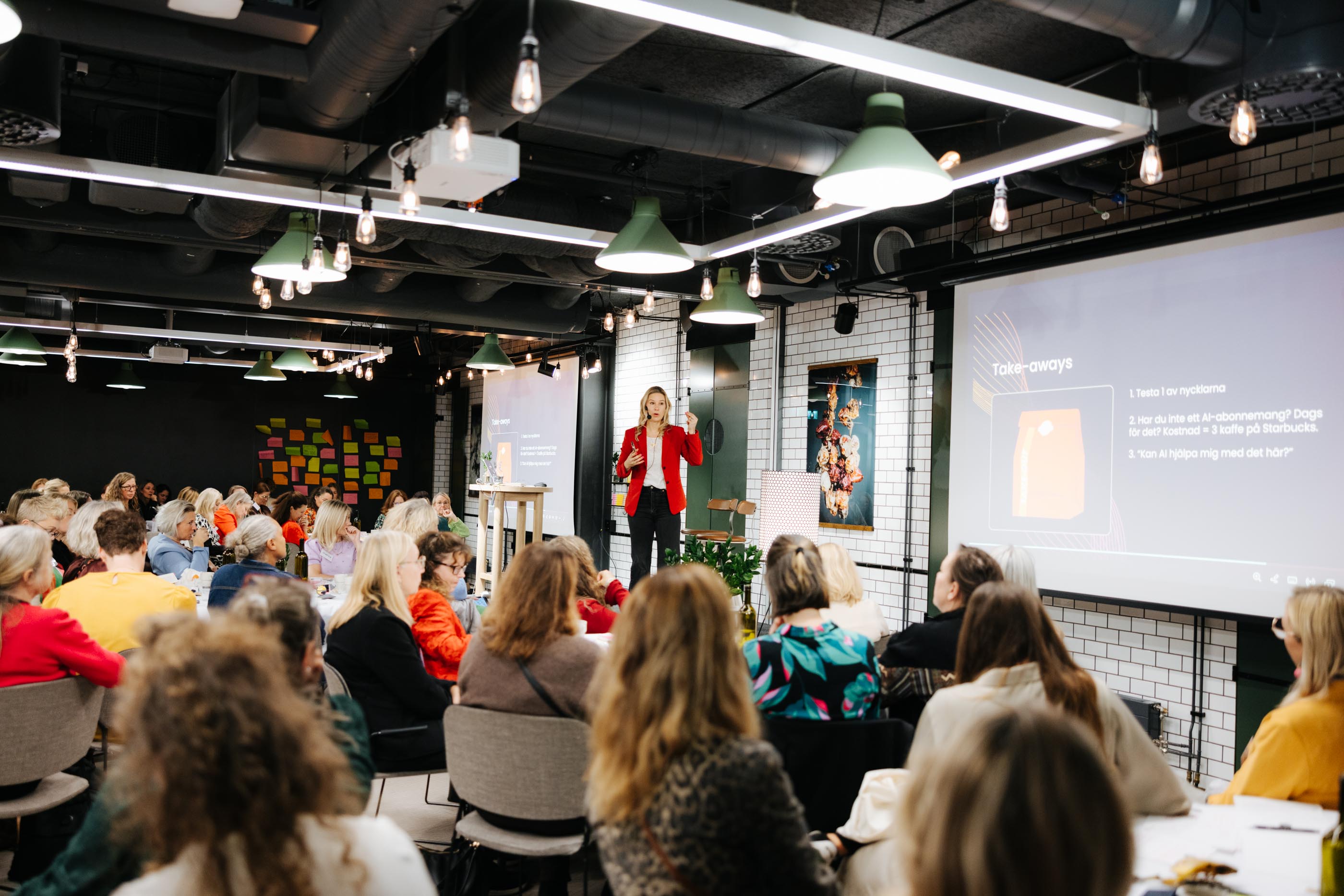 Hanna Radtke Bergström delivering a live Academy session